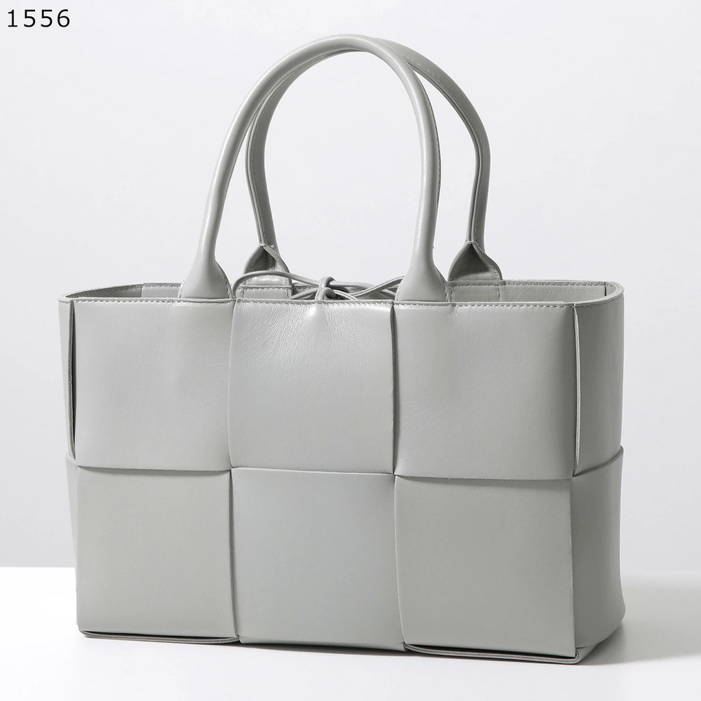 BOTTEGA VENETA Arco Tote Bag Maxi Intrecciato Leather Handbag